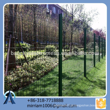 2015 New Design Hot venda ajustável colorido PVC revestido Triangular Mordern Metal Fence